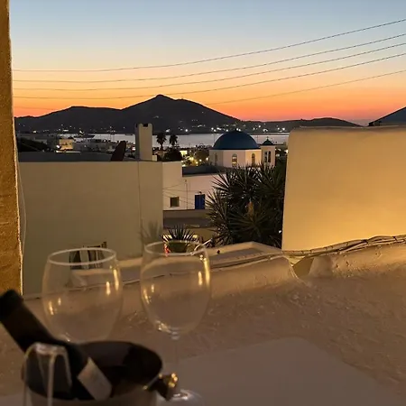 Renovated 100yo Cycladic In Center Of Casa de Férias Naousa